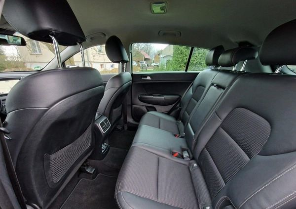 Kia Sportage cena 75900 przebieg: 105000, rok produkcji 2016 z Zakliczyn małe 781